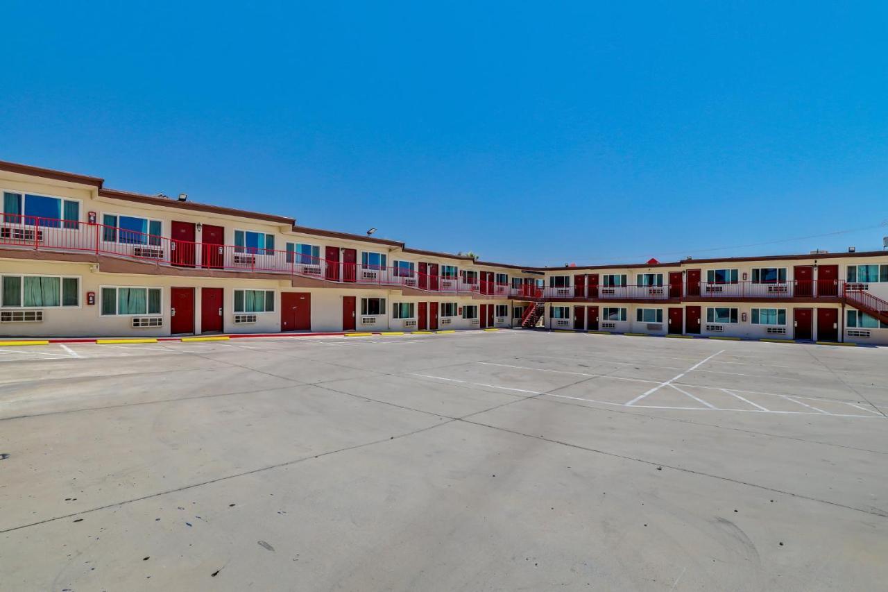 Red Roof Motel 2*