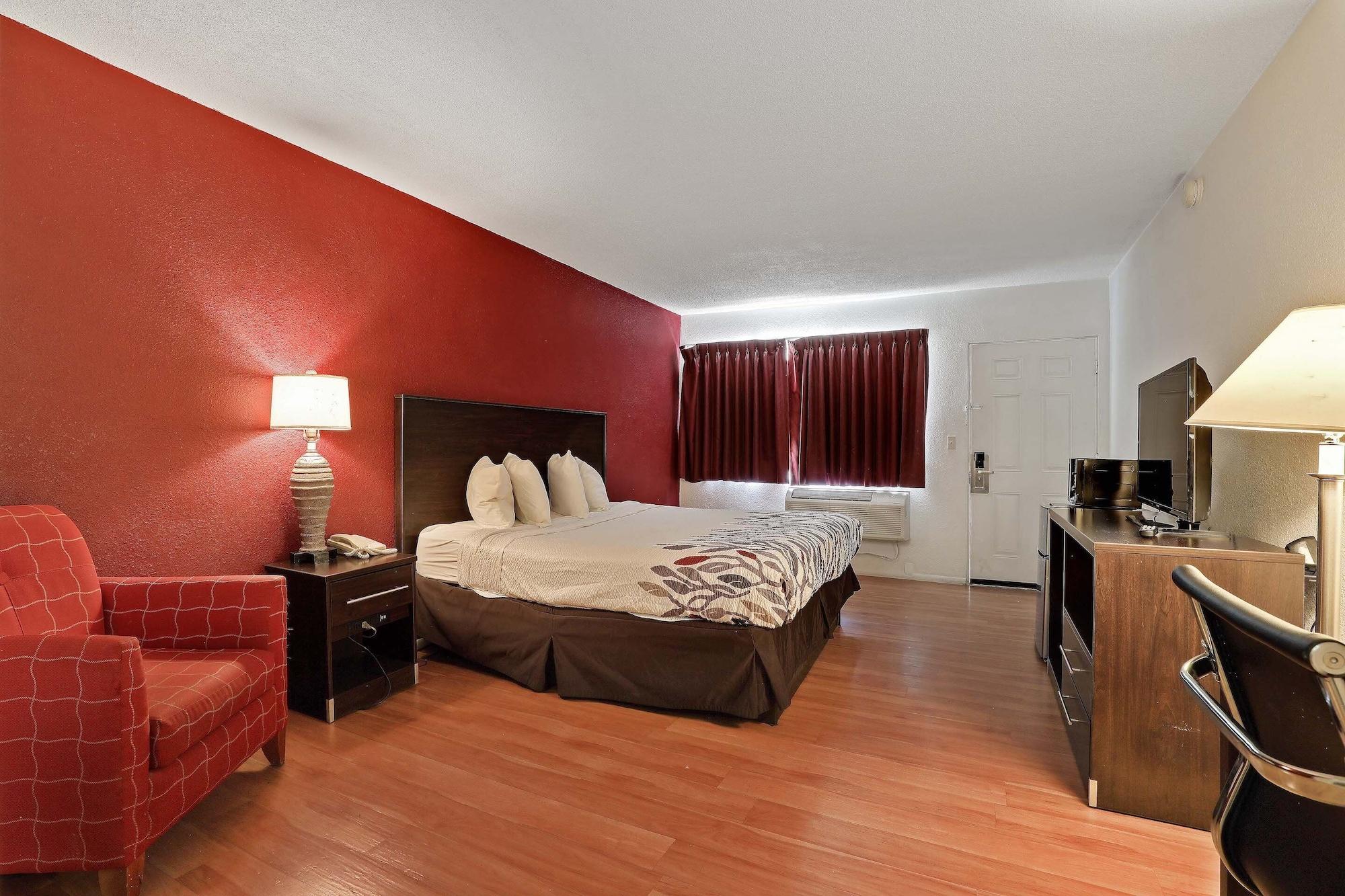 Red Roof Motel