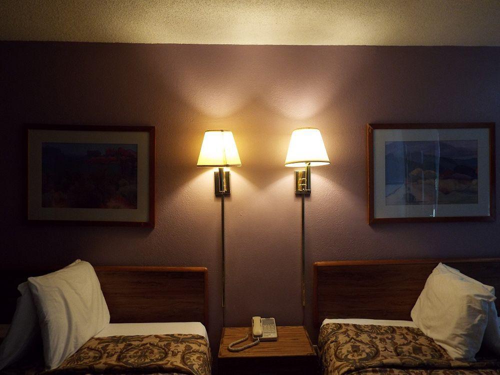 Motel Red Roof