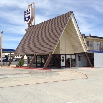 Red Roof Motel